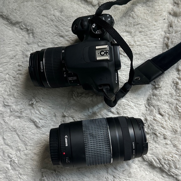 Cannon EOS t5 camera + 76-300mm lens and case - Picture 4 of 5